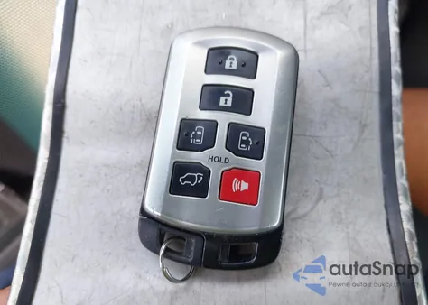 2016 Toyota Sienna Xle Premium 8 Passenger from USA, damaged, VIN 5TDYK3DC1GS744961